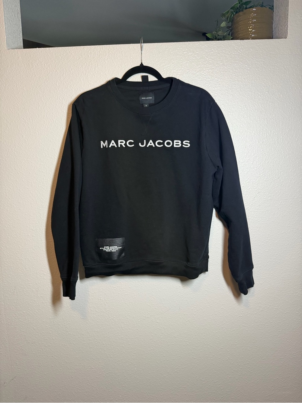 The Sweatshirt) MARC
JACOBS Crew Neck Sz medium - Picture 2 of 10